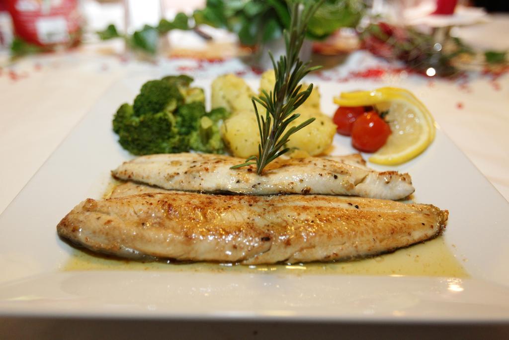 לינץ Gasthof Goldener Fisch מראה חיצוני תמונה